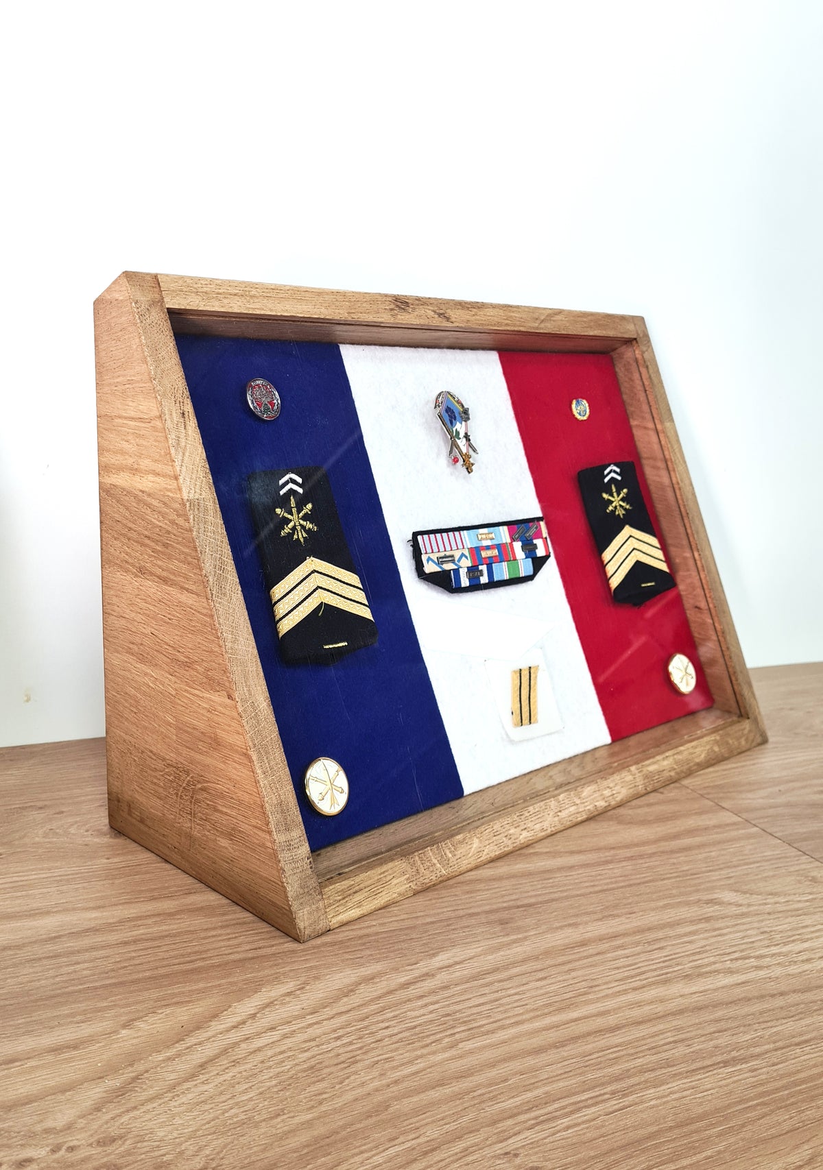 Médaillier LARGE avec coffre - Sans LED - Personnalisable